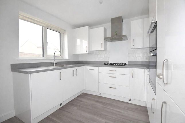 16, Dunkley Gardens, Coventry photo 3