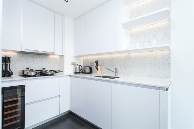 Flat to rent in Carrara Tower, London