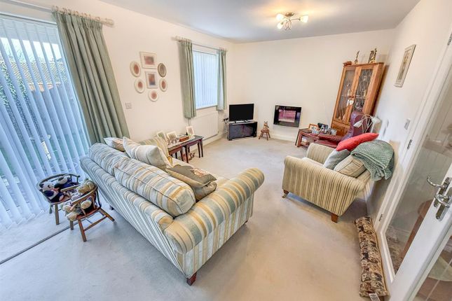 4, Lawford Gardens, Gobowen photo 2