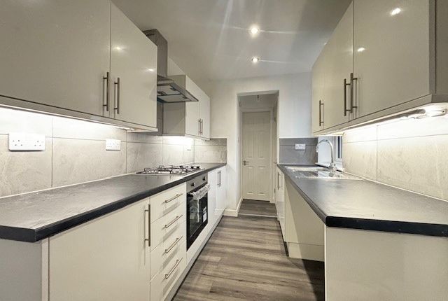 143, Nottingham photo 2