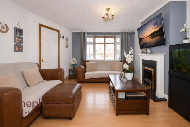 212, Perrysfield Road, Cheshunt photo 3