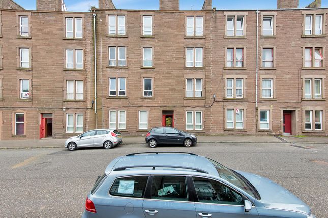 Thumbnail Flat to rent in Pitfour Street, Dundee