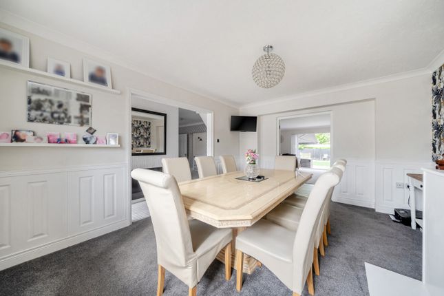 30, Dunsford Crescent, Hampshire photo 4