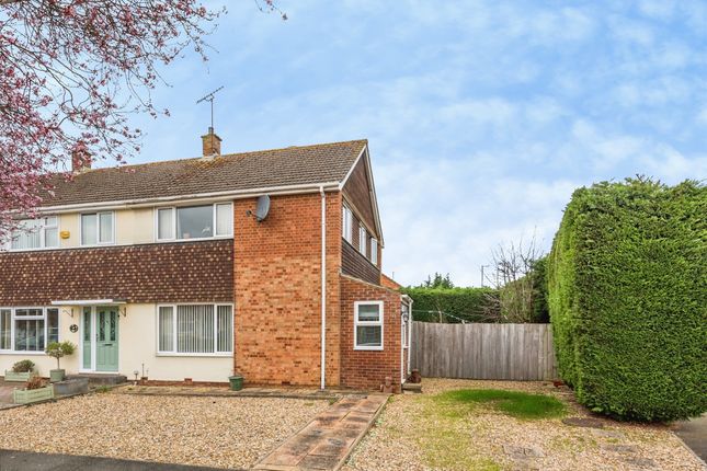3-bed house on 47, Thames Avenue, Swindon, £270,000