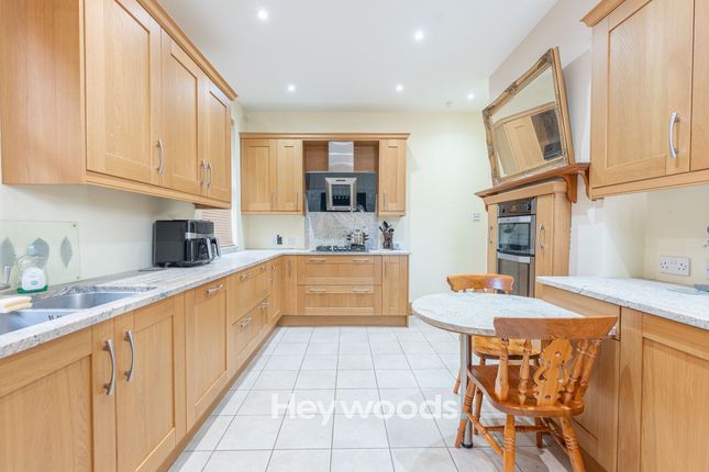 12 Albany Road, Stoke-On-Trent photo 2