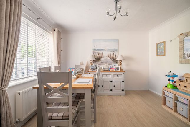1 Ffordd Parc Castell, Rhyl photo 4