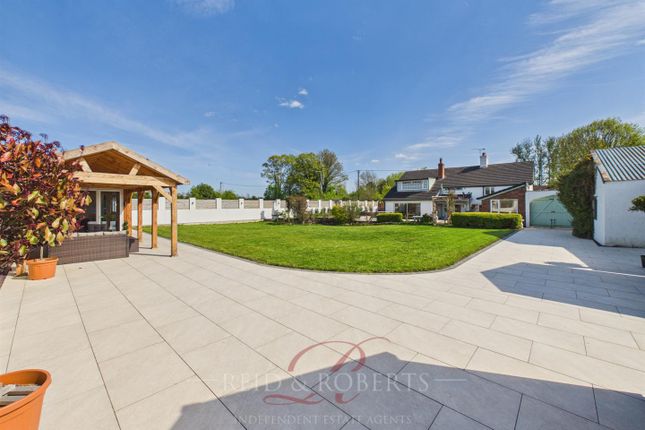 4-bed house on Smithy Farm, Chester Road, Mold, £550,000