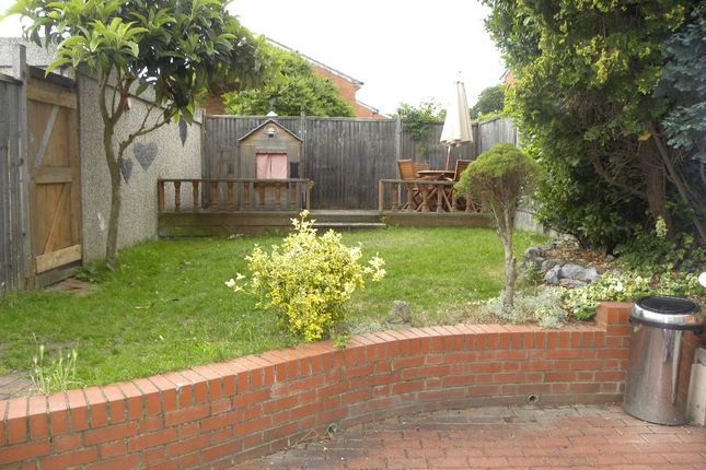 67, Poplar Grove, London photo 2