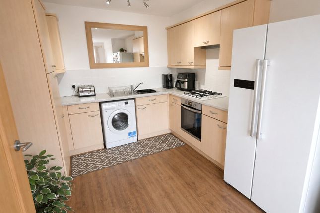 SNG SO - 8 Phoenix Court,, Chertsey Road, Feltham photo 2