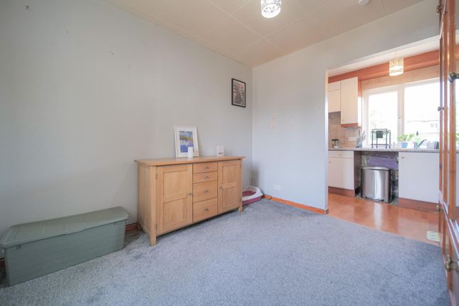12, Wiltshire Crescent, Melksham photo 3