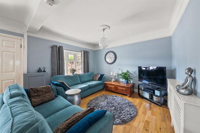 14, Pield Heath Avenue, Uxbridge photo 4