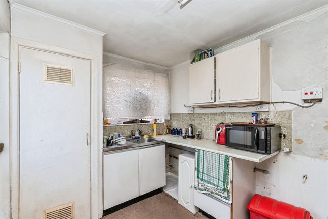 13, Testlands Avenue, Southampton photo 4