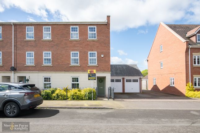 Thumbnail Town house for sale in Highlander Drive, Telford