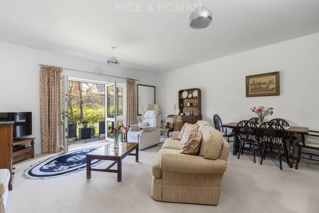 3 Keble Court, Redfields Lane, Fleet photo 3