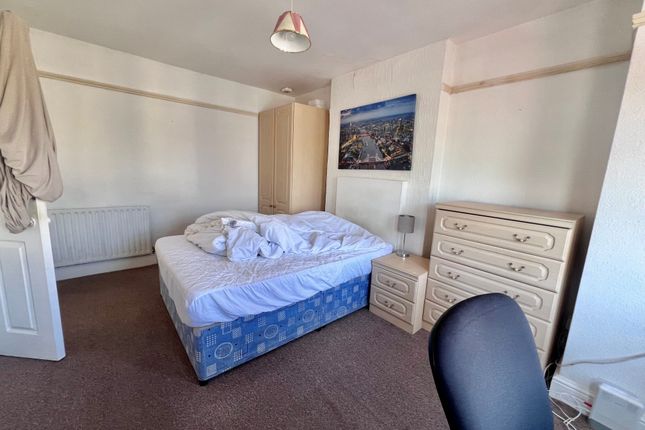Room 4, Bournemouth photo 3