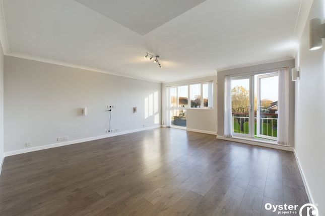 8 Garden Court, Stanmore photo 3