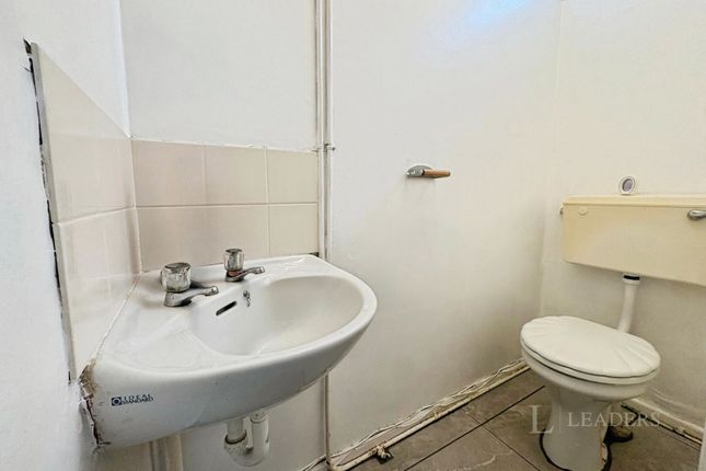 158, Deptford Crescent, Nottinghamshire photo 5