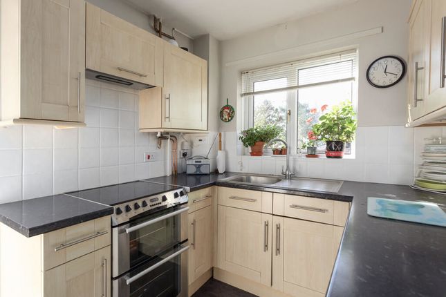 16, Stagshorn Road, Waterlooville photo 4