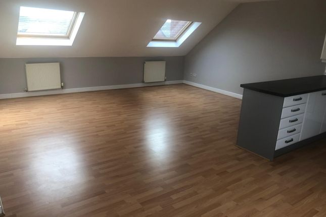 9, Pankhurst Close, Blackburn photo 3