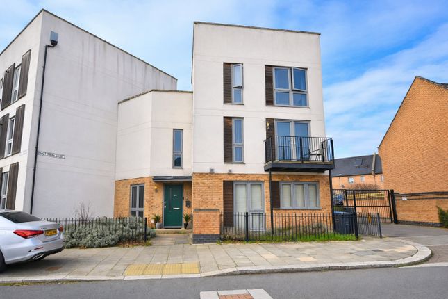 2-bed house on 124, Knot Tiers Drive, Northampton, £215,000