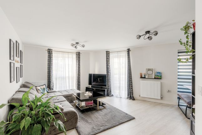 53 Oxleigh Way, Bristol photo 4