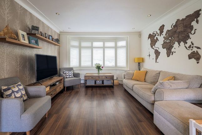 12, Chelmer Drive, Brentwood photo 2