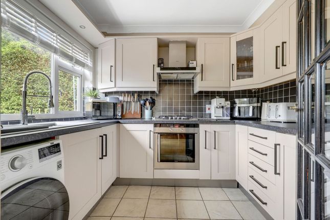 29 Audon Avenue, Nottingham photo 4