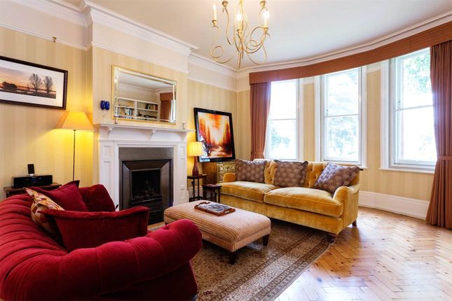 Flat for sale in Castelnau Mansions, London