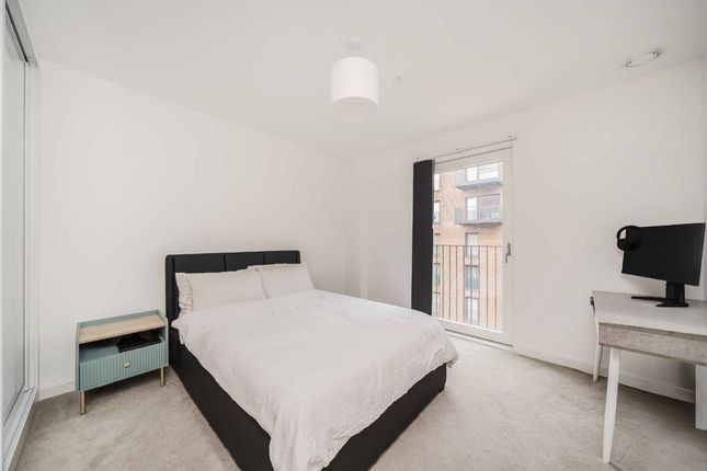 Flat 218, Cornwell House, 15, Ron Leighton Way, London photo 4