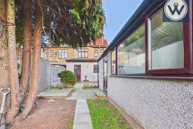 8, Woodlands Gardens, walthamstow photo 2