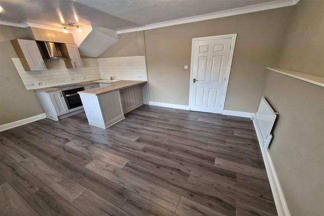 Flat 1, 1 Devon House, 18 Bridge Street, Godalming photo 3