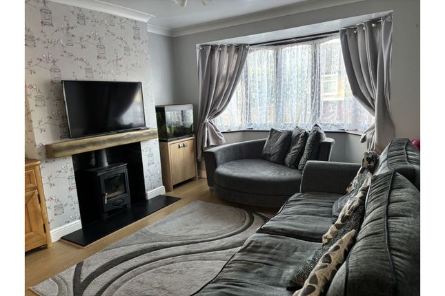 22, Cemetery Road, Scunthorpe photo 2