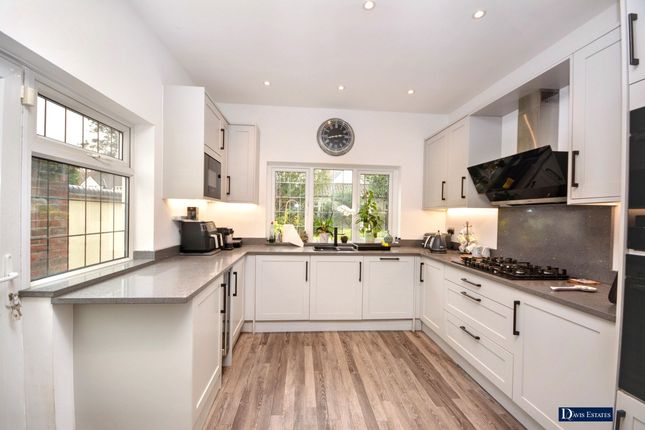 19 Ardleigh Green Road, Hornchurch photo 3