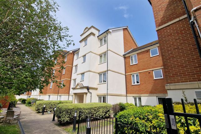 1-bed house on Flat 18 Darwin Court, Harold Road, Cliftonville, £10,000