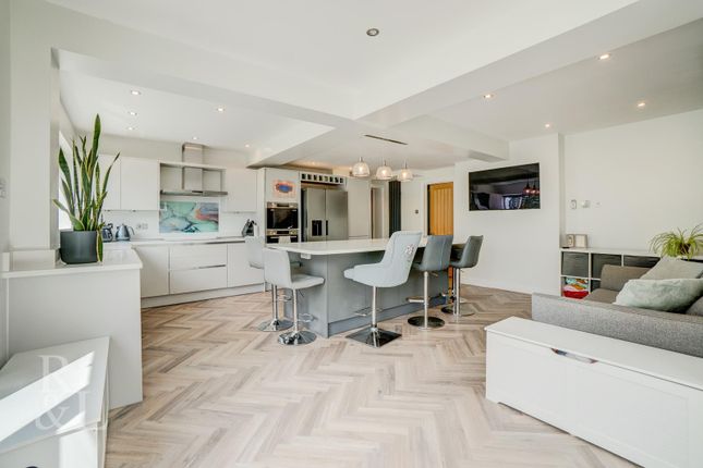 9, Crossdale Drive, Nottingham photo 3