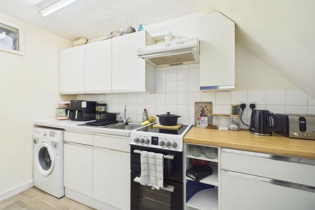 Flat 1, 49a High Street, Tewkesbury photo 3