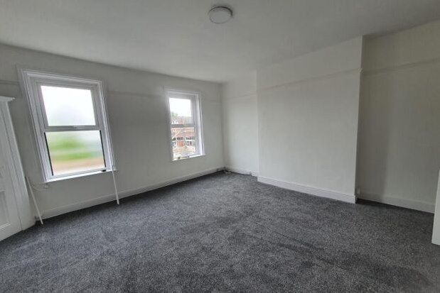 Flat to rent in Chapel Lane, Liverpool