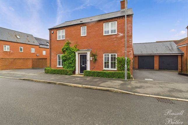Thumbnail Detached house for sale in Weavers Close, Buckingham, Buckinghamshire