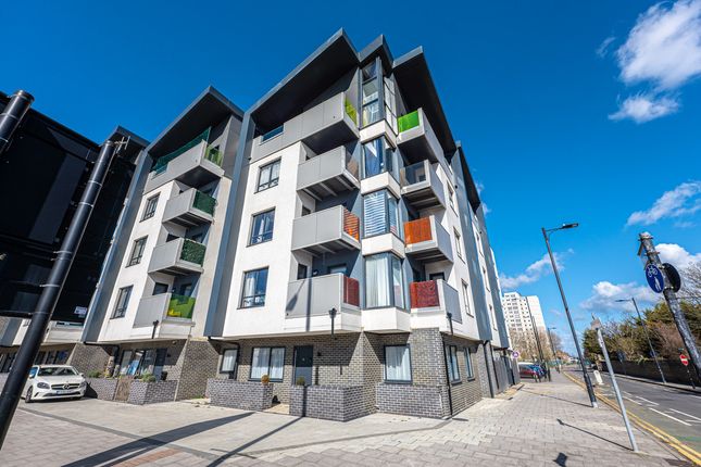 Thumbnail Flat for sale in London Road, Southend-On-Sea