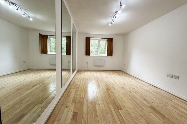 Flat 5 Clarendon Court, 256 Harrow View North Harrow, Harrow photo 4