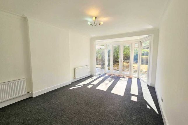 63, GLENDALE AVENUE, Edgware photo 3