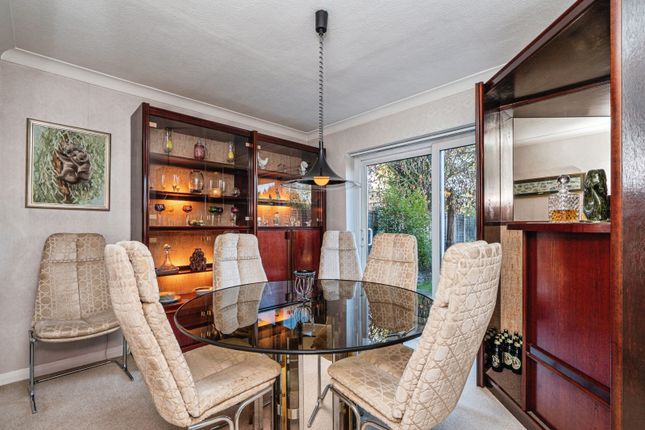 84, Lovelace Drive, Surrey photo 3