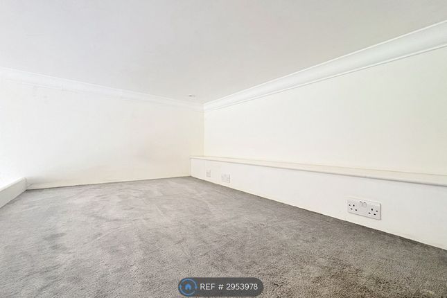 Flat   Upper Grosvenor Rd, Tunbridge Wells photo 5