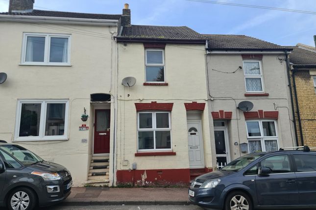 Terraced house to rent in Castle Road, Chatham