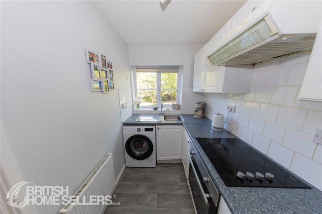2, Hunts Farm Close, Sevenoaks photo 4