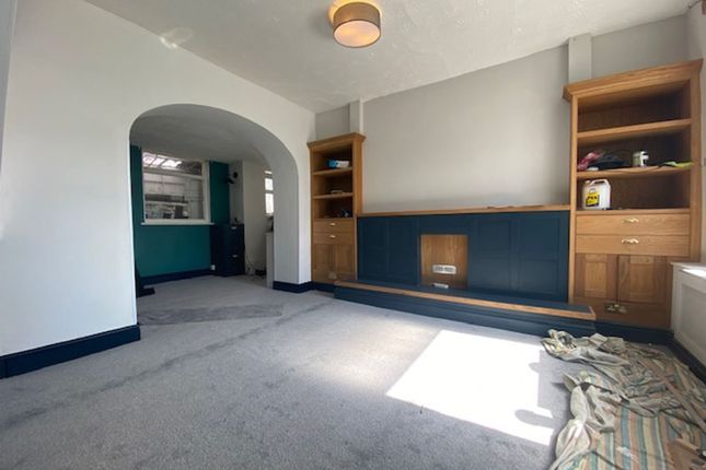 6 Spencer Place, Treharris photo 2