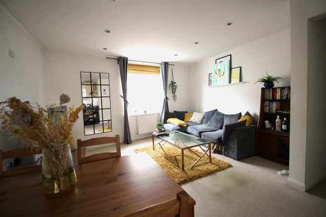 Flat for sale in St. Vincents Road, Southsea