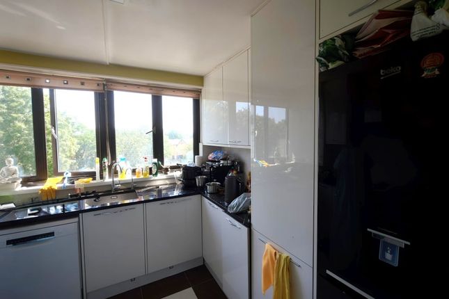 514, Summerwood Road, Isleworth photo 5