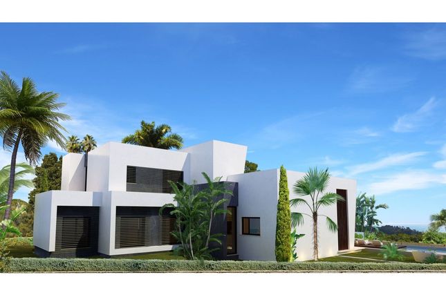 Thumbnail Villa for sale in Malaga, Marbella Area, Costa Del Sol