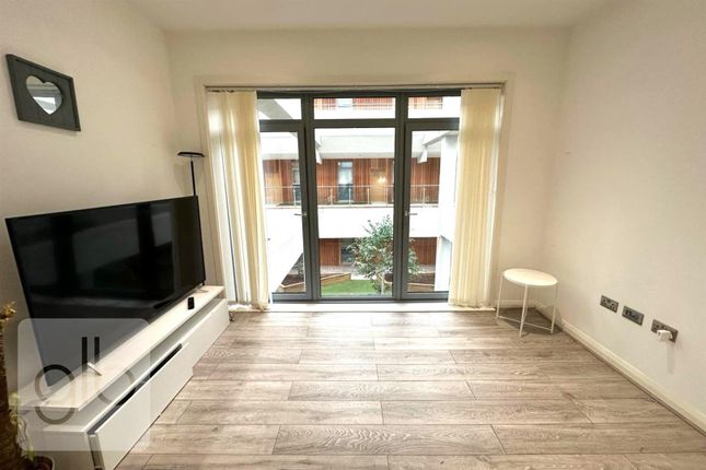 Flat to rent in Corporation Street, Coventry